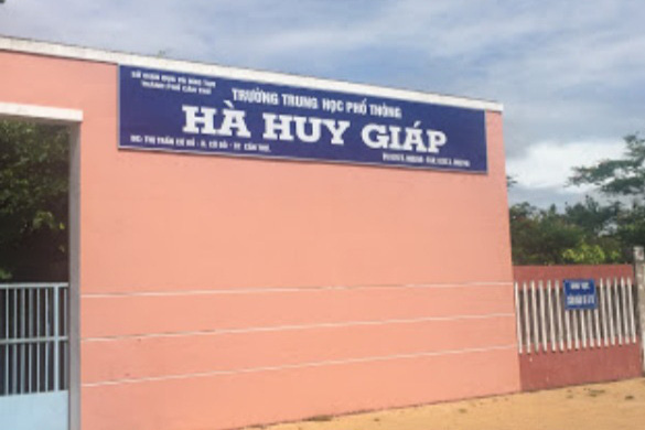 NÓNG: Một học sinh rơi từ lầu cao xuống đất tử vong sau ngày kết thúc năm học