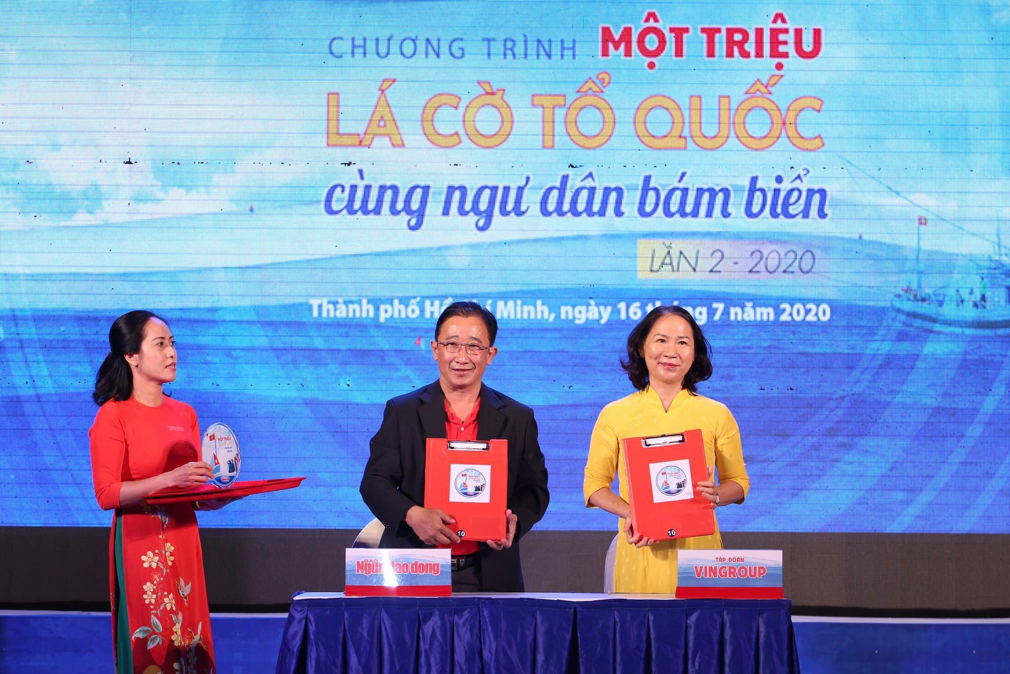 MỘT TRIỆU L&Aacute; CỜ TỔ QUỐC C&Ugrave;NG NGƯ D&Acirc;N B&Aacute;M BIỂN: K&yacute; kết với nhiều đơn vị đồng h&agrave;nh - Ảnh 8.