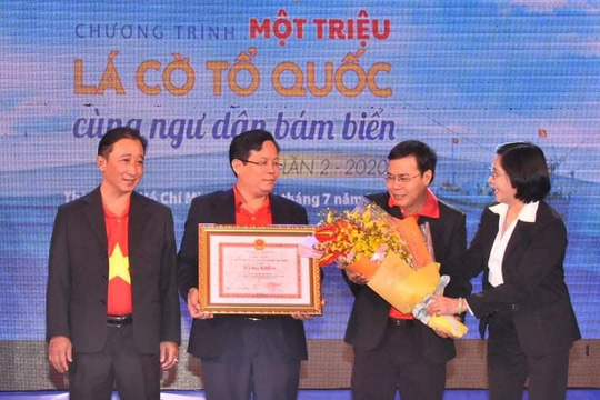 MỘT TRIỆU LÁ CỜ TỔ QUỐC CÙNG NGƯ DÂN BÁM BIỂN: Lễ ký kết đồng hành lần 2-2020