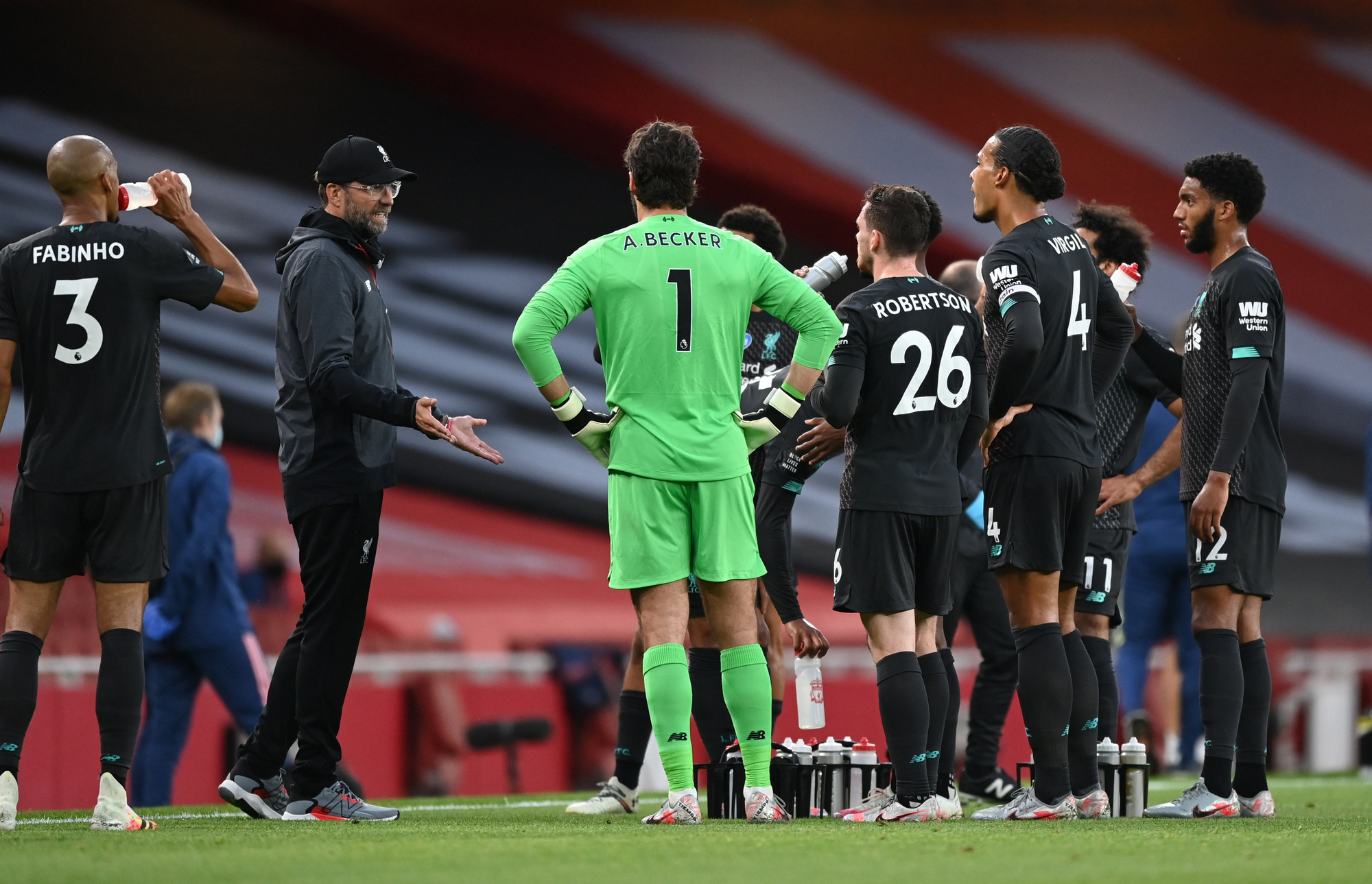 C&ocirc;ng l&agrave;m thủ ph&aacute;, Liverpool thua sốc trước Arsenal ở Emirates - Ảnh 7.