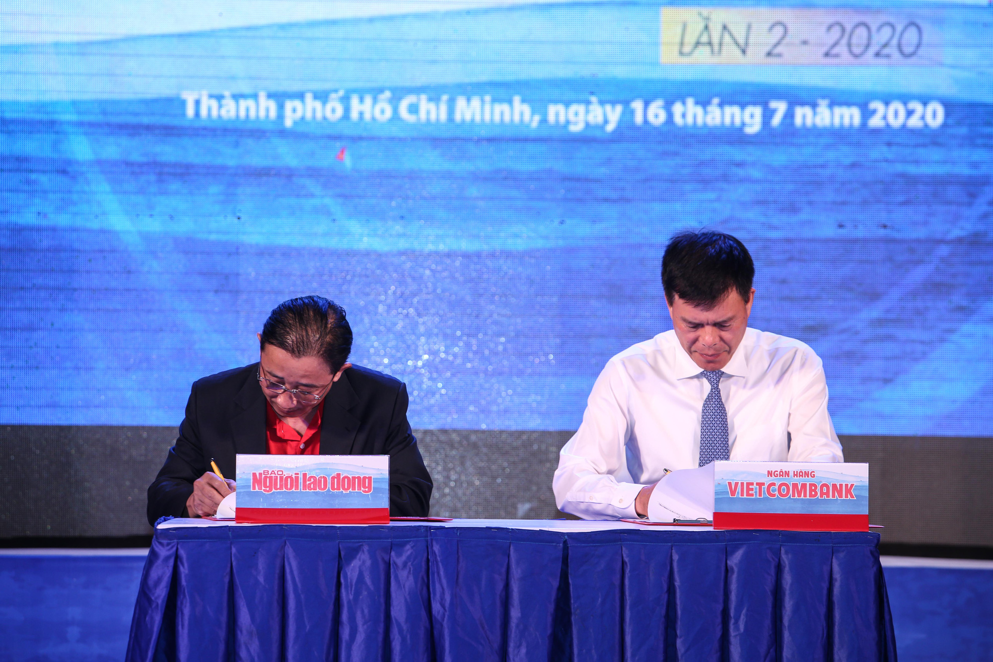 MỘT TRIỆU L&Aacute; CỜ TỔ QUỐC C&Ugrave;NG NGƯ D&Acirc;N B&Aacute;M BIỂN: K&yacute; kết với nhiều đơn vị đồng h&agrave;nh - Ảnh 17.