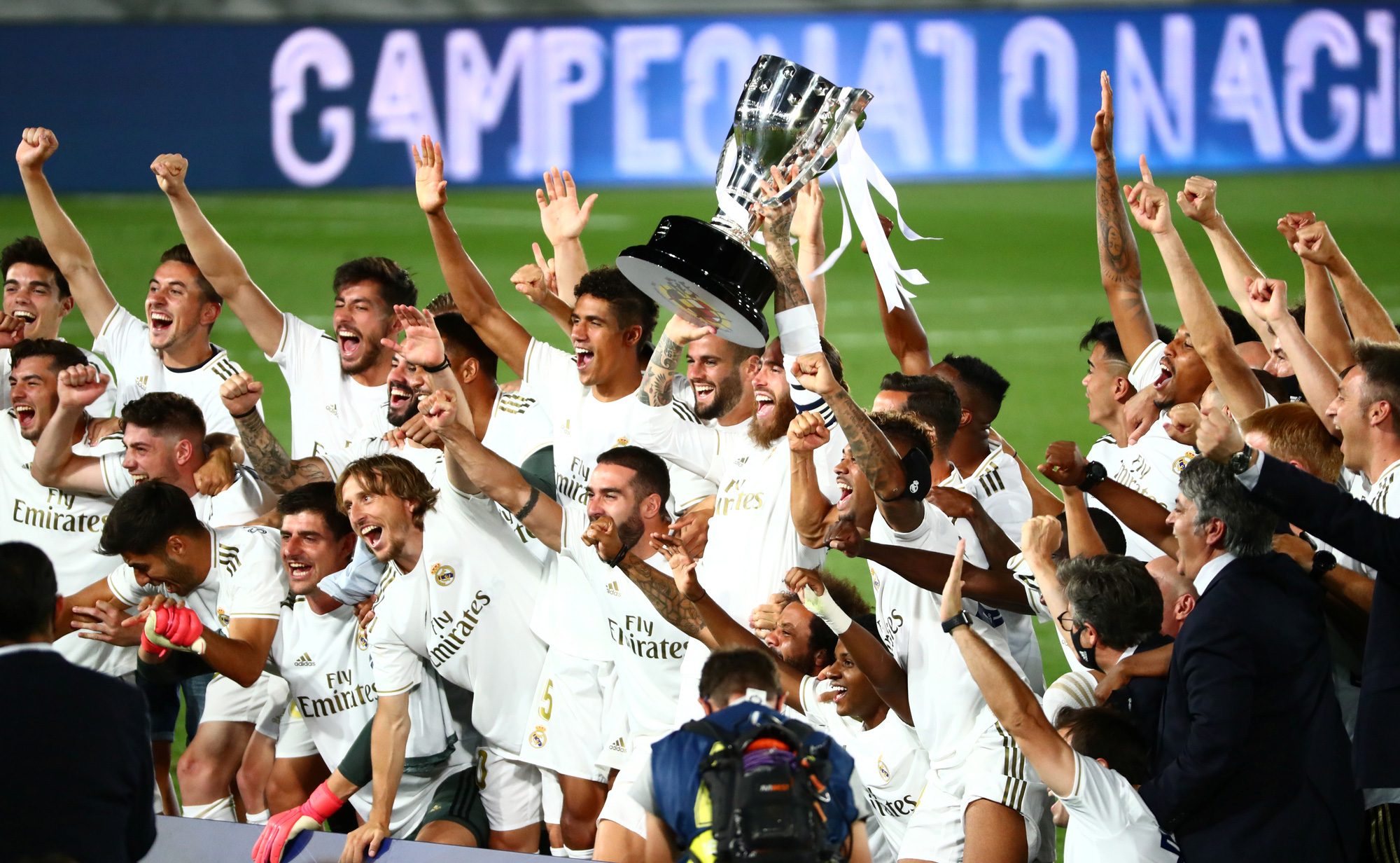 Lập kỷ lục 10 chiến thắng liên tiếp, Real Madrid vô địch La Liga