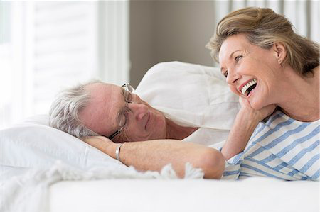 Qúy ông ráng sức làm "chuyện ấy", gây nhồi máu cơ tim tái phát?