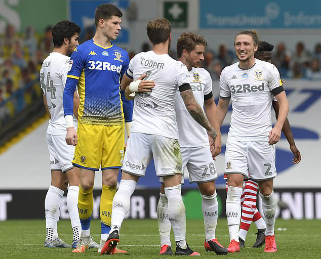 Leeds United thăng hạng, 580 nh&acirc;n vi&ecirc;n được thưởng đậm - Ảnh 8.