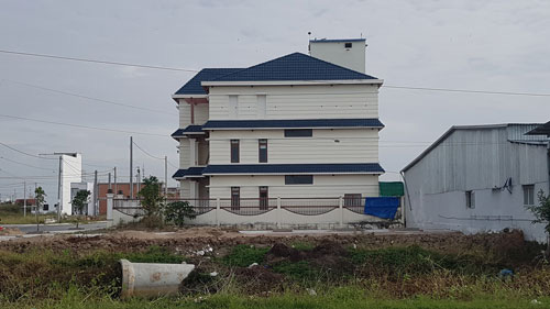 Kh&oacute; kiểm so&aacute;t việc nu&ocirc;i yến - Ảnh 1.