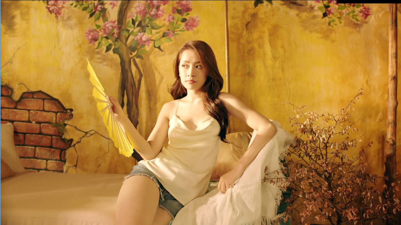 Chi Pu tung teaser nóng gây sốt cộng đồng mạng