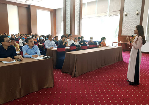 Bồi dưỡng nghiệp vụ cho cán bộ Công đoàn cơ sở