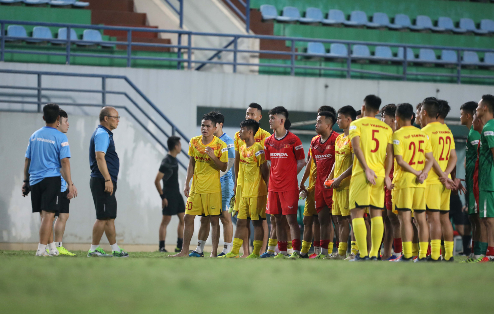 HLV Park Hang-Seo để ngỏ việc chọn Đo&agrave;n Văn Hậu tại SEA Games 31 - Ảnh 2.