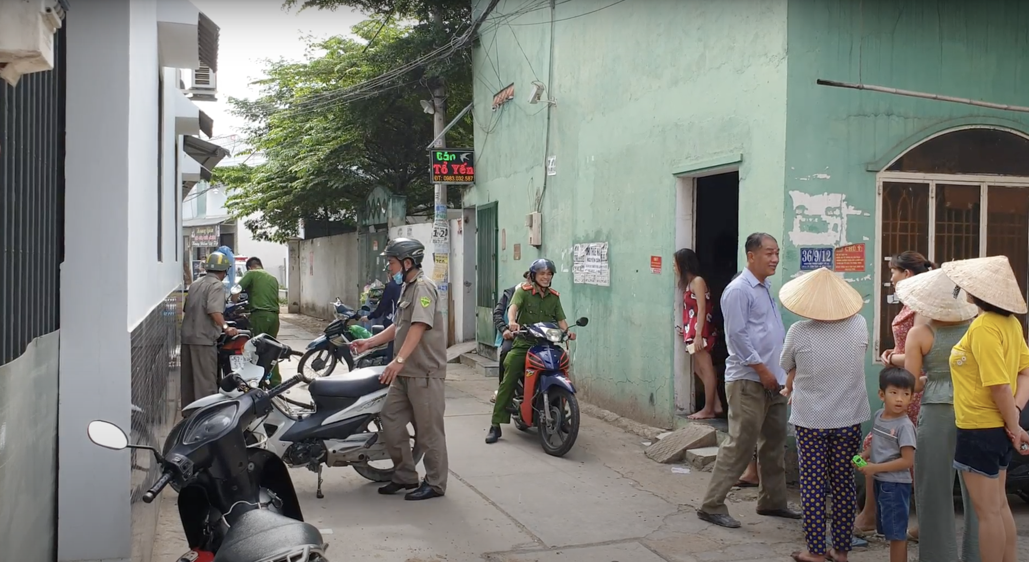 TP HCM: Vợ ph&oacute;ng hỏa đốt ph&ograve;ng trọ, chồng v&agrave; con bị phỏng - Ảnh 2.