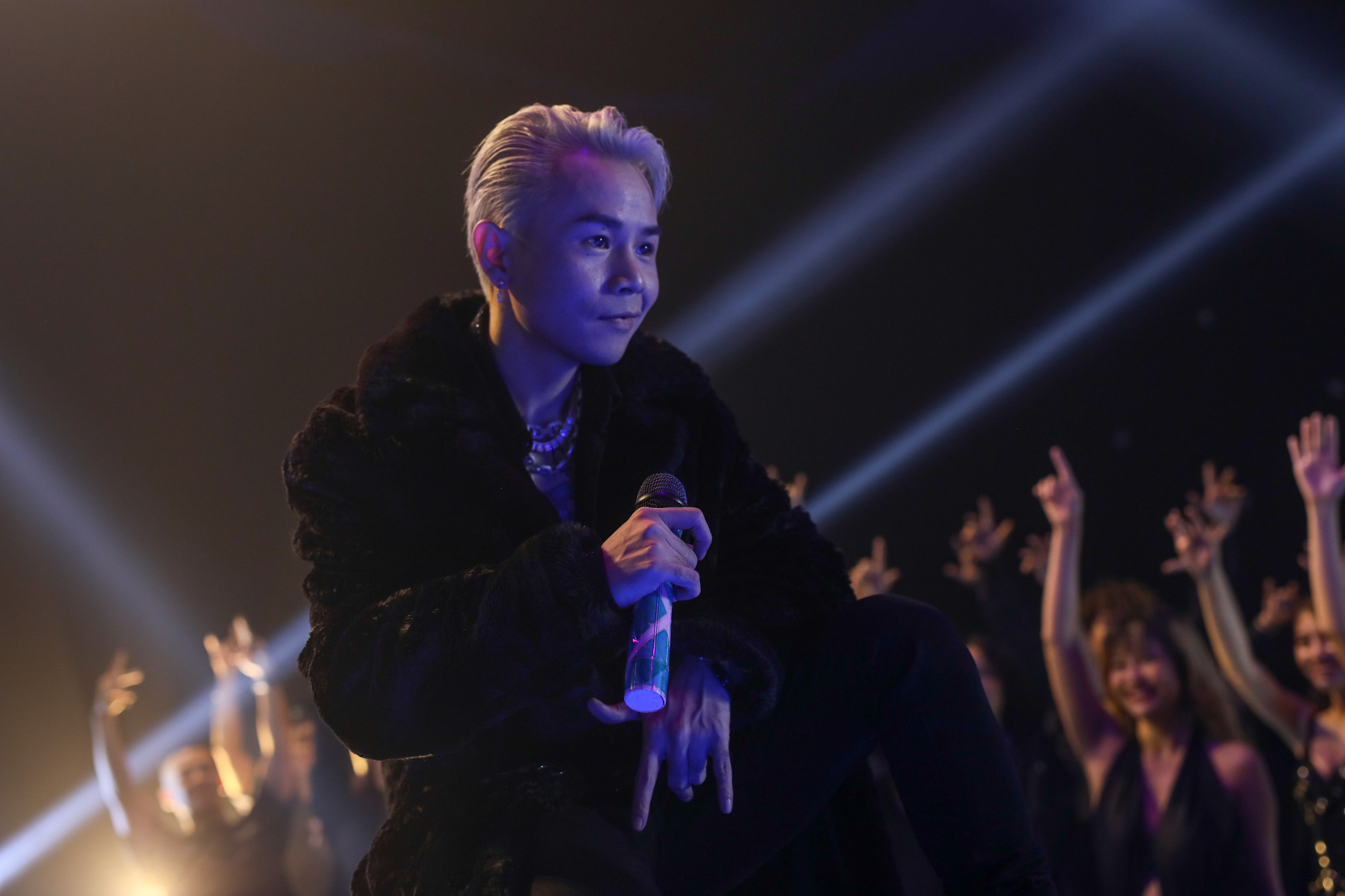 Rapper đình đám Binz trở lại cực "ngông"