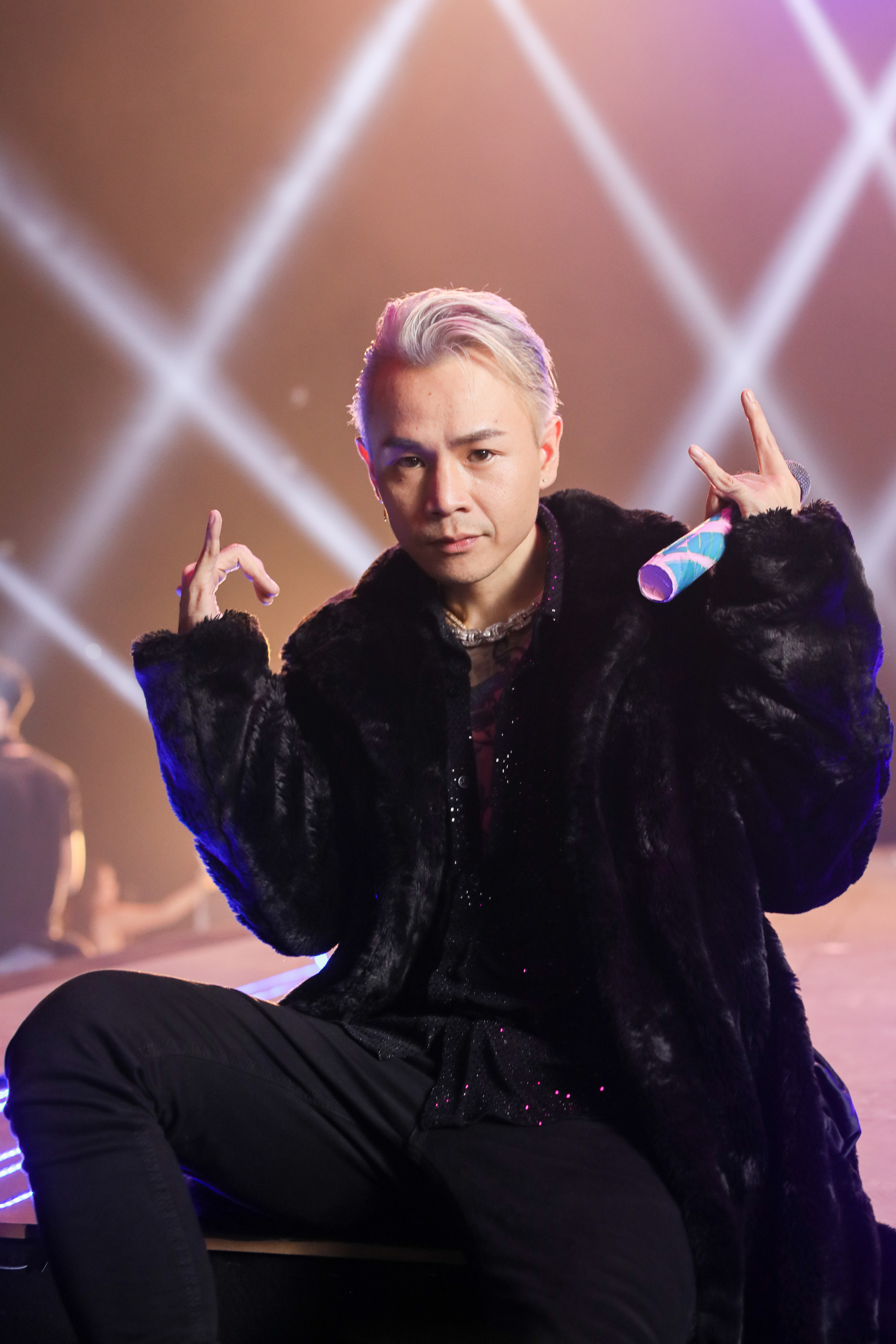 Rapper đ&igrave;nh đ&aacute;m Binz trở lại cực ng&ocirc;ng - Ảnh 1.