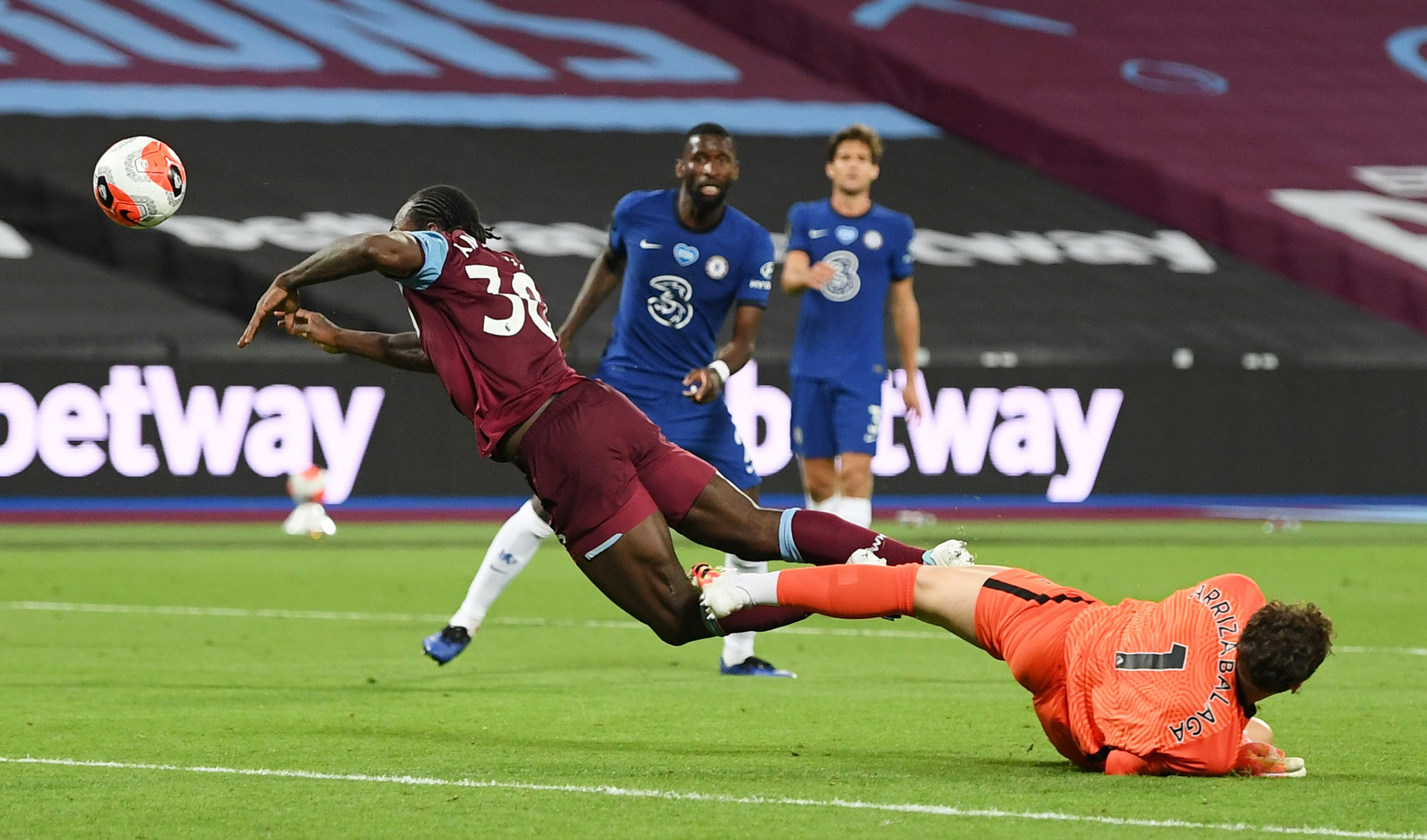 Chelsea thua sốc West Ham, đối mặt &aacute;c mộng văng Top 4 - Ảnh 1.
