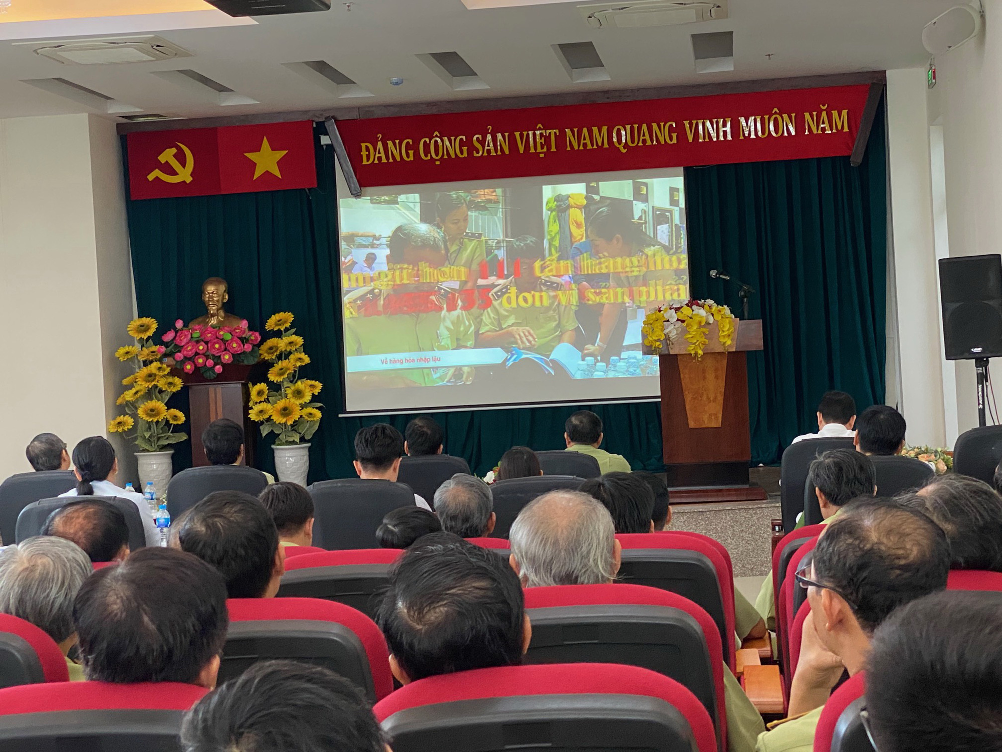 TP HCM ph&aacute;t hiện gần 20 website lậu, b&aacute;n h&agrave;ng Trung Quốc - Ảnh 1.