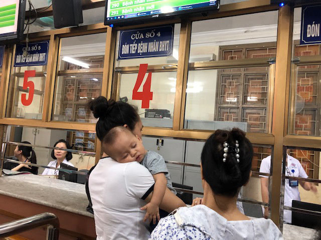 Nỗ lực phủ bảo hiểm y tế toàn dân