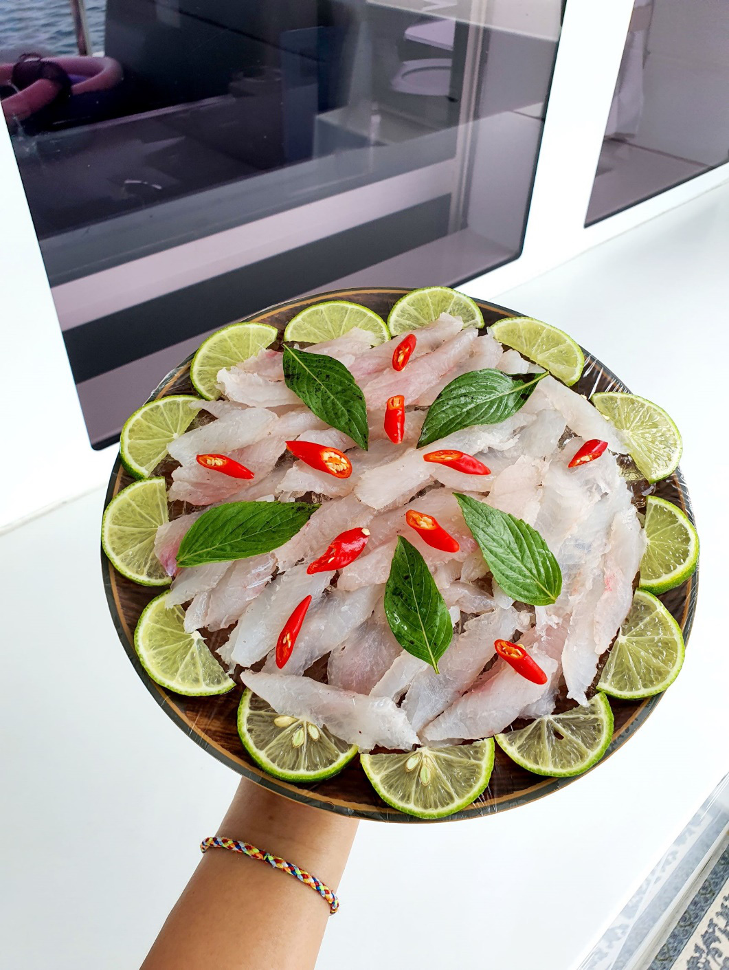 Trải nghiệm đẳng cấp c&ugrave;ng du thuyền tr&ecirc;n biển - Ảnh 3.