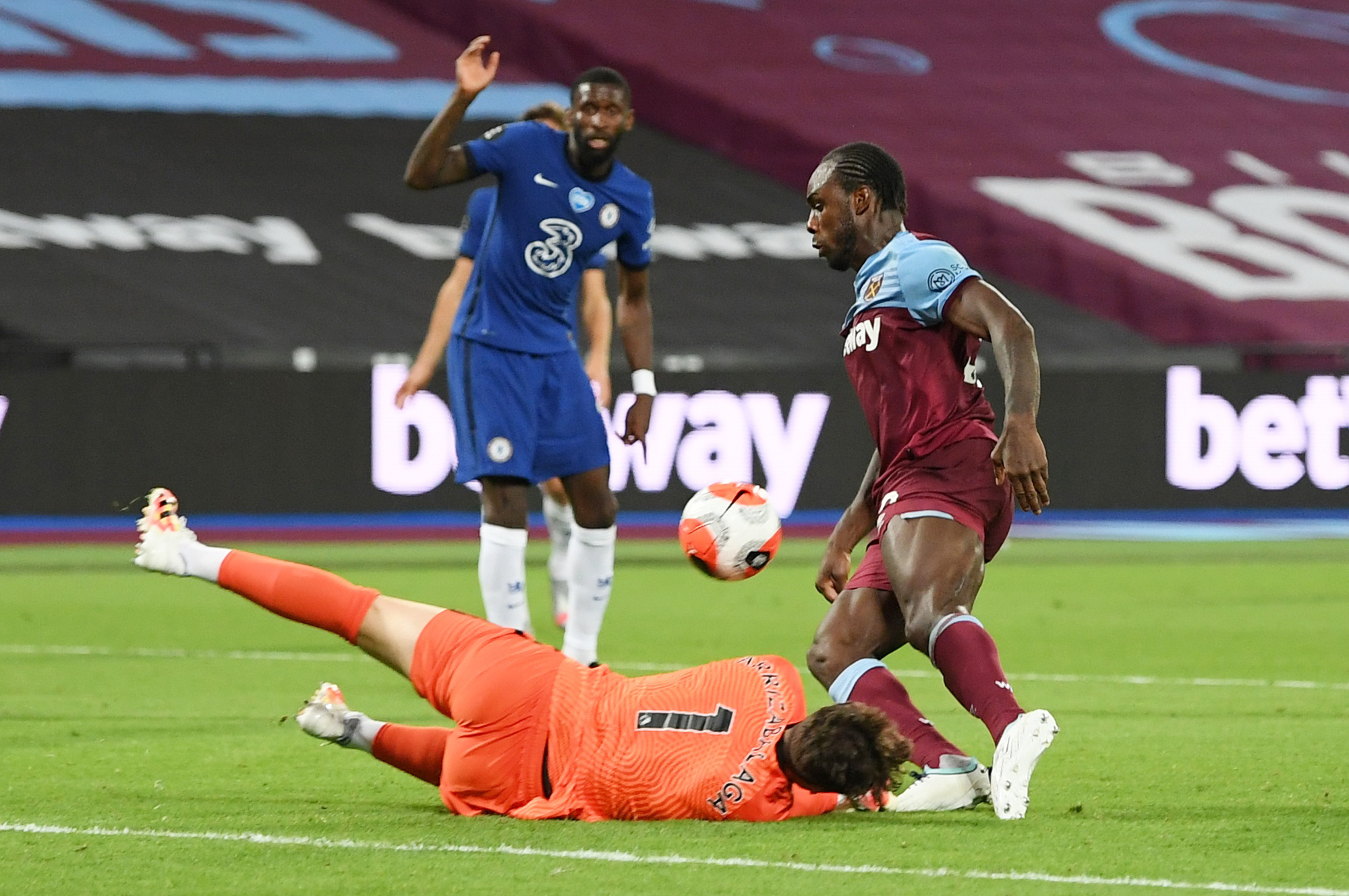 Chelsea thua sốc West Ham, đối mặt &aacute;c mộng văng Top 4 - Ảnh 5.