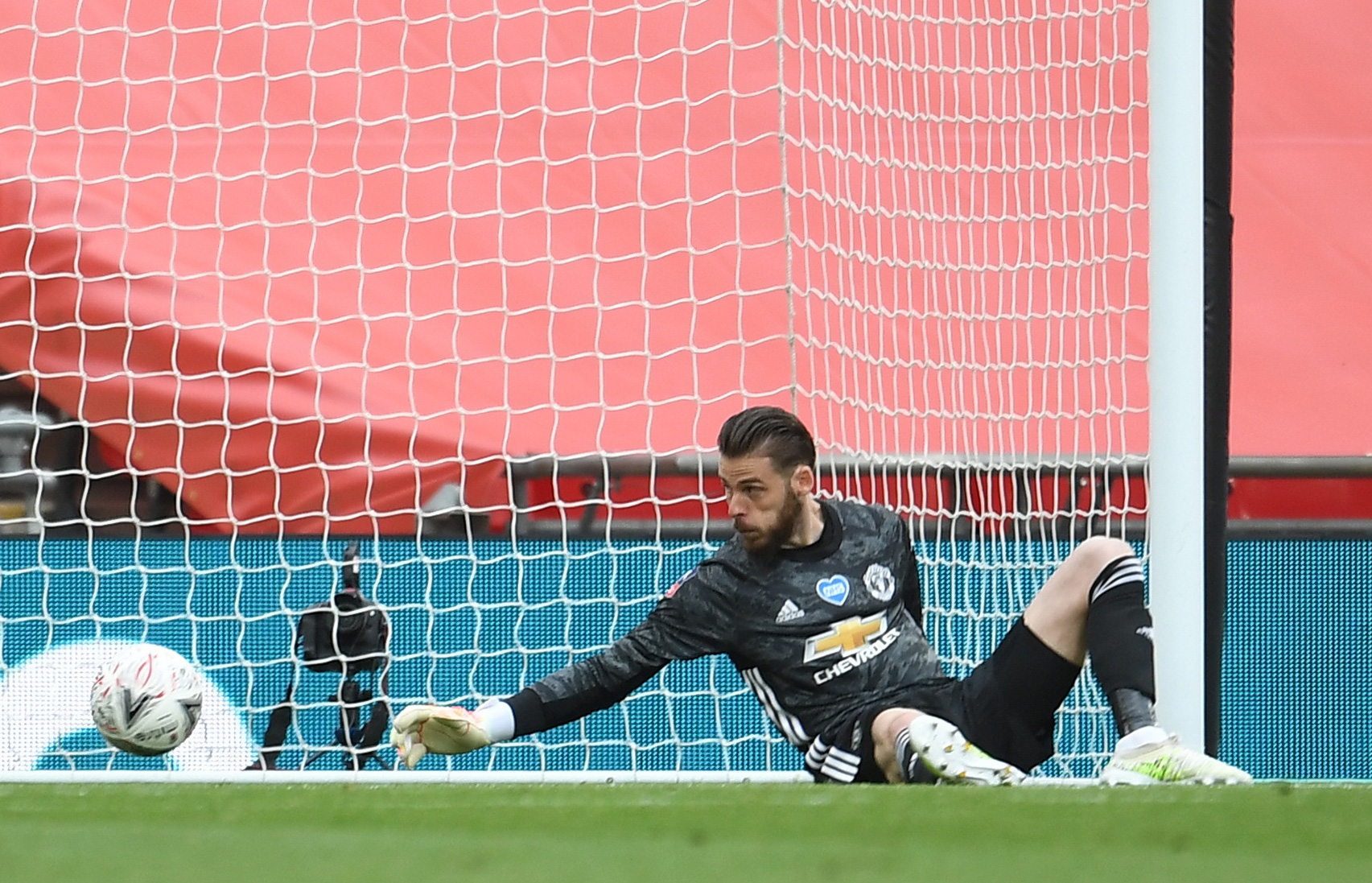 Hàng thủ gây họa, Man United thua thảm ở FA Cup - Ảnh 3.