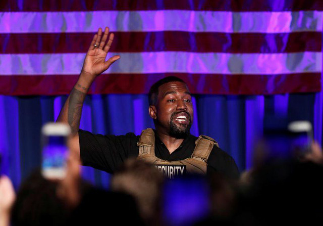 Rapper Kanye West bật kh&oacute;c trong buổi vận động tranh cử tổng thống - Ảnh 1.