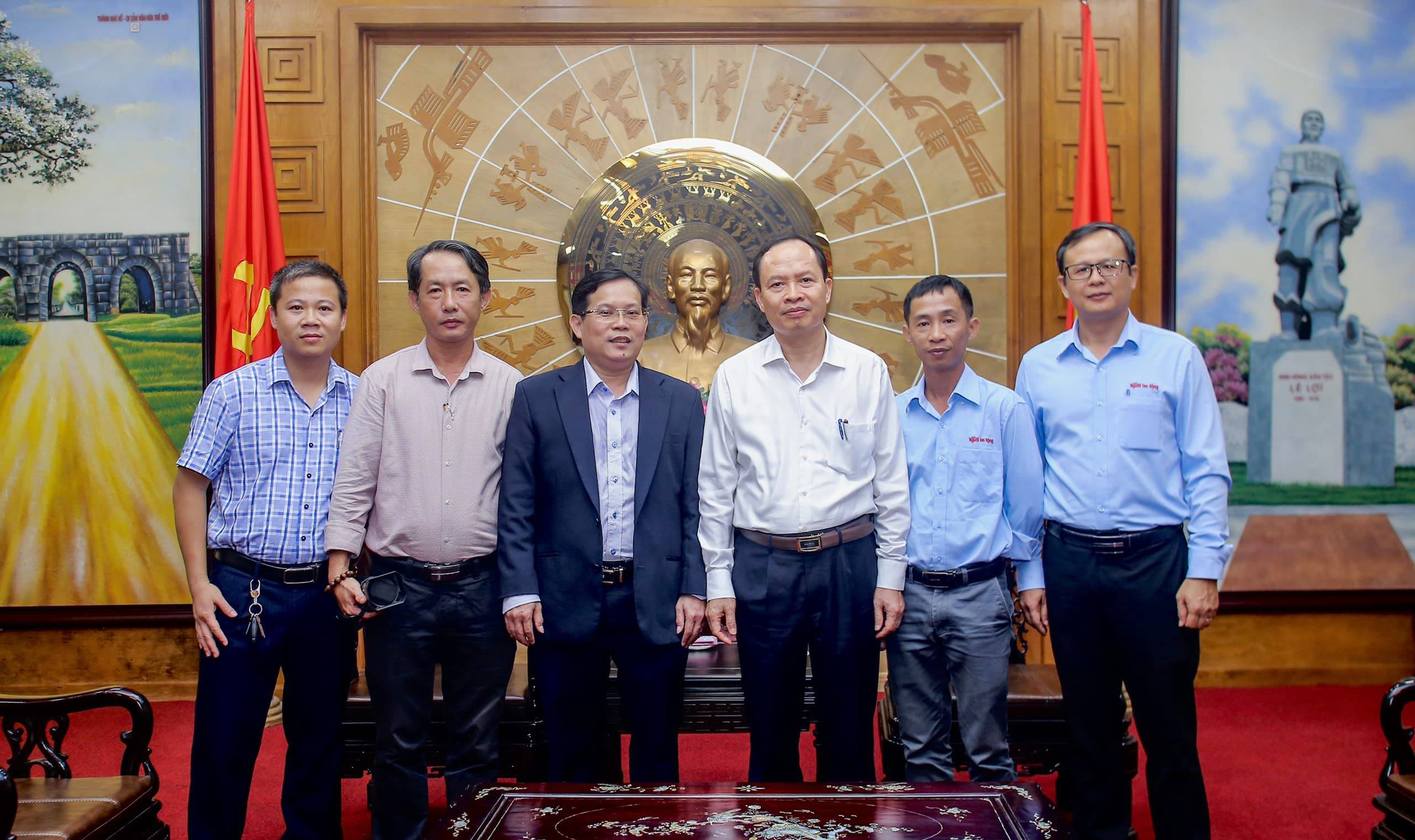 Thanh H&oacute;a v&agrave; B&aacute;o Người Lao Động trao đổi, hợp t&aacute;c tr&ecirc;n nhiều lĩnh vực - Ảnh 5.