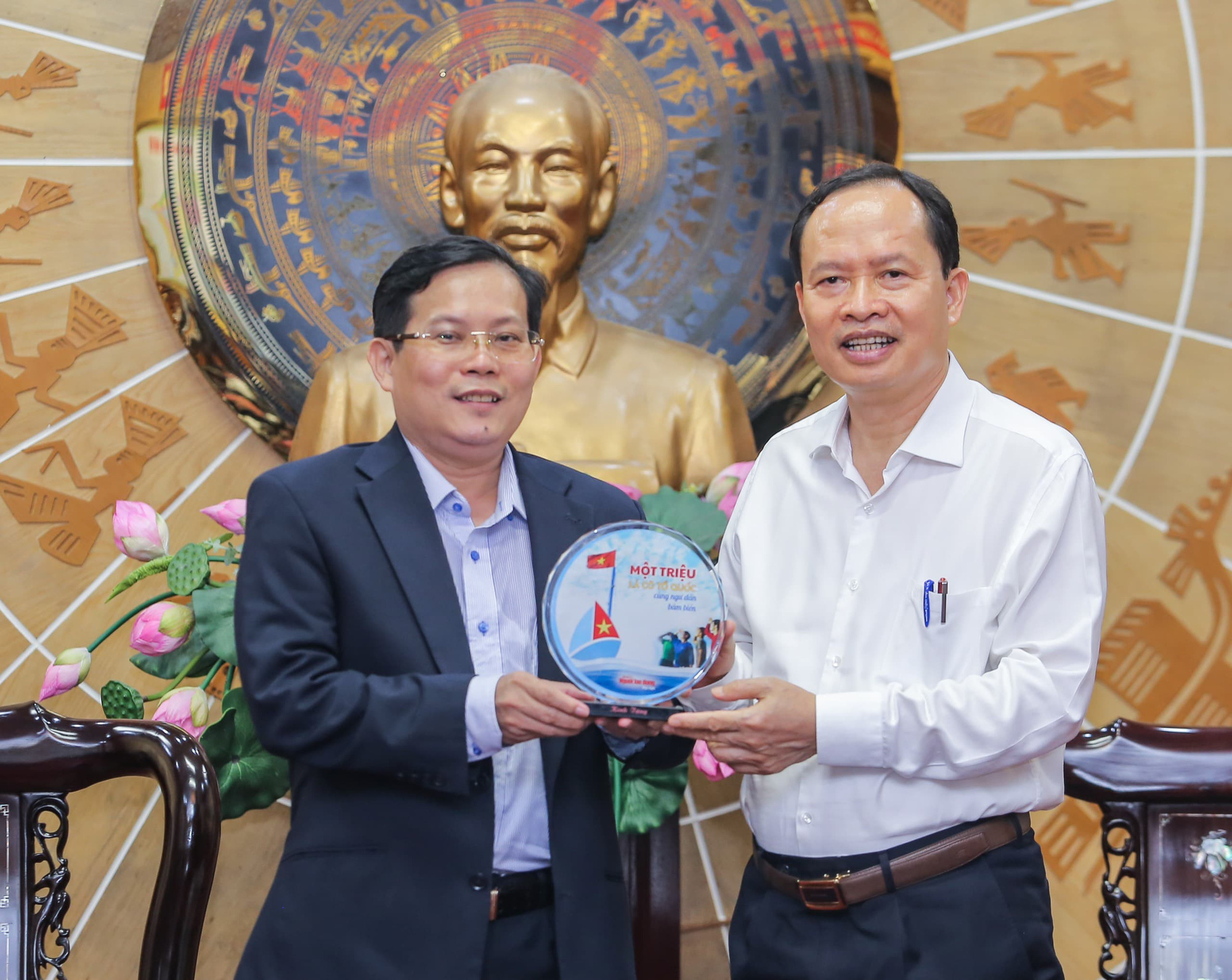 Thanh H&oacute;a v&agrave; B&aacute;o Người Lao Động trao đổi, hợp t&aacute;c tr&ecirc;n nhiều lĩnh vực - Ảnh 4.