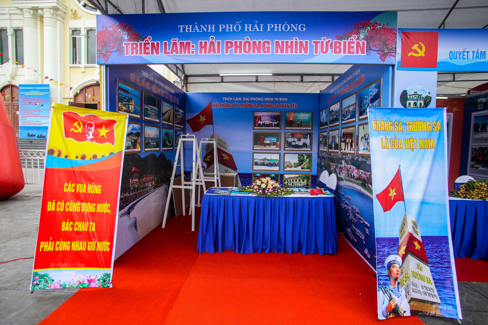 Trưng b&agrave;y 300 bức ảnh về c&ocirc;ng cuộc x&acirc;y dựng, bảo vệ chủ quyền biển, đảo Việt Nam - Ảnh 16.