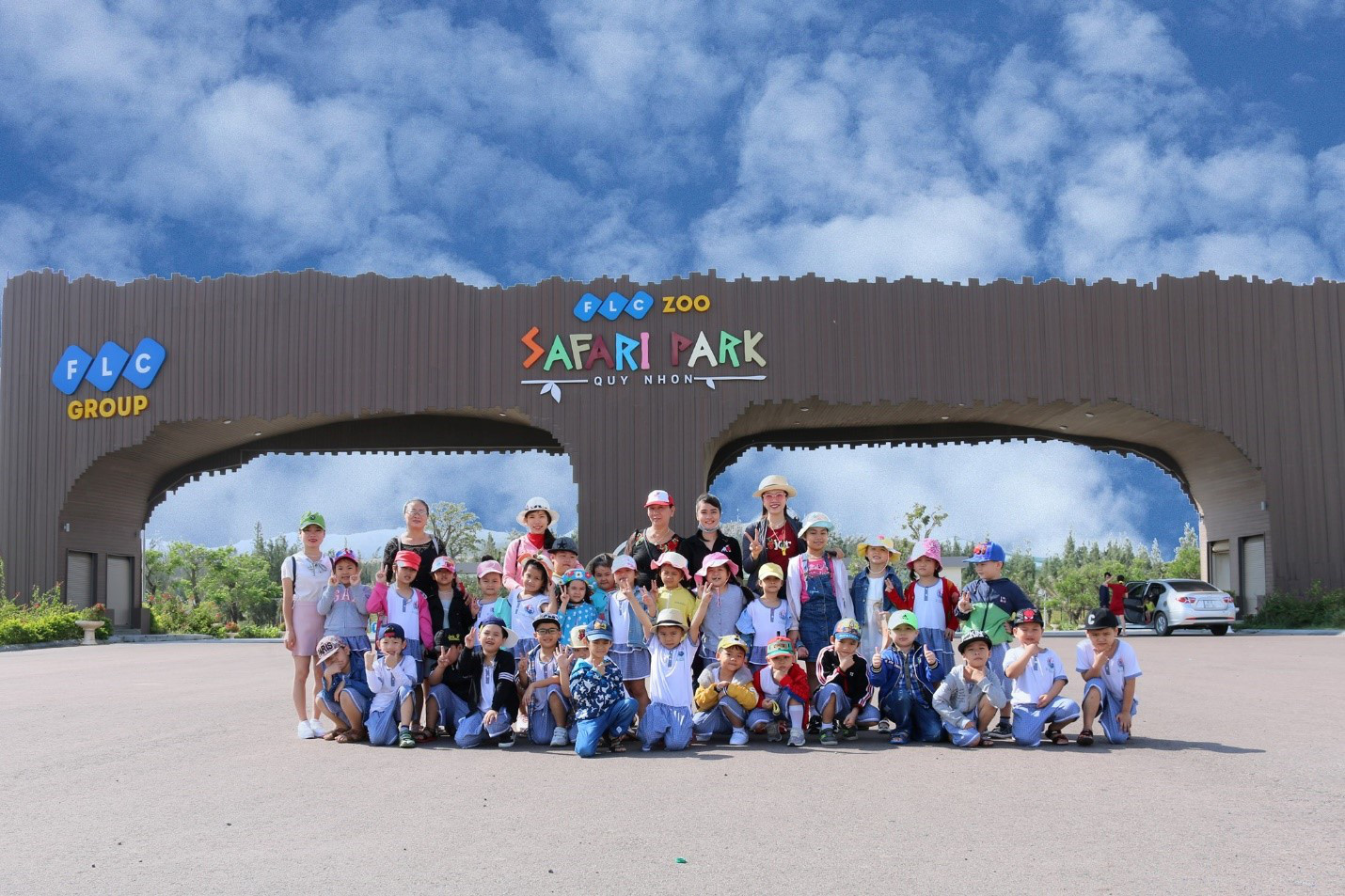 Gh&eacute; FLC Zoo Safari xem hổ săn mồi, chơi c&ugrave;ng voi v&agrave; chuột t&uacute;i Wallaby - Ảnh 1.
