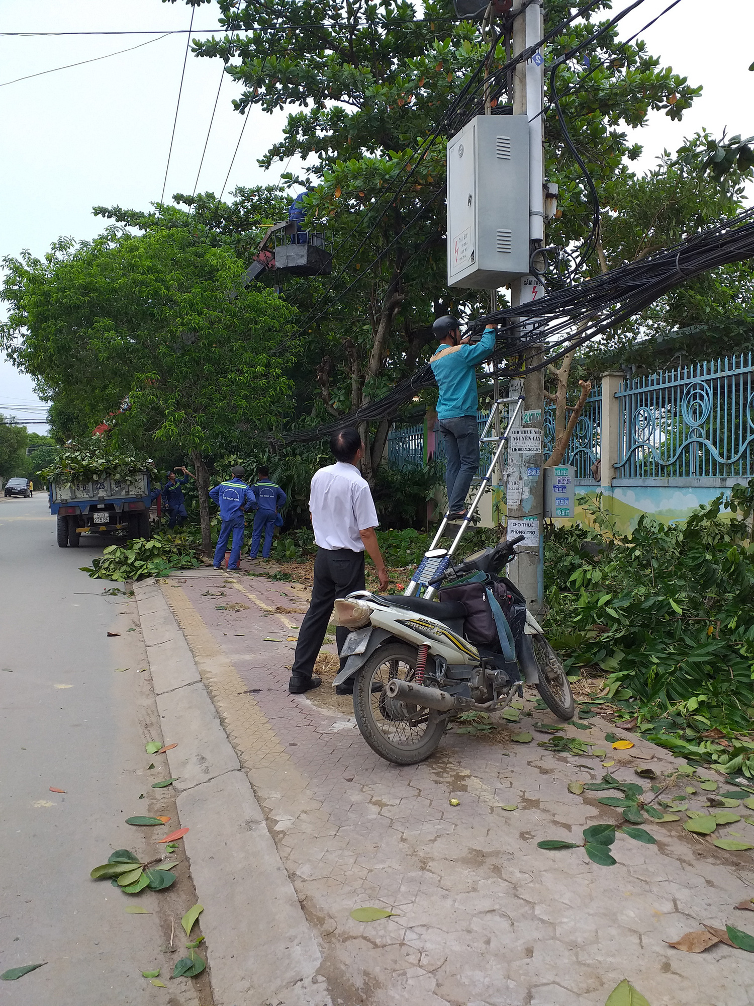 Đã khắc phục bó dây cáp, điện
