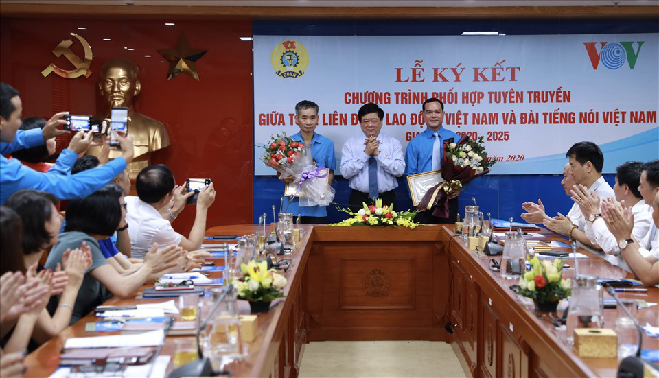 Tổng LĐLĐ VN v&agrave; VOV phối hợp tuy&ecirc;n truyền về phong tr&agrave;o c&ocirc;ng nh&acirc;n, C&ocirc;ng đo&agrave;n - Ảnh 4.