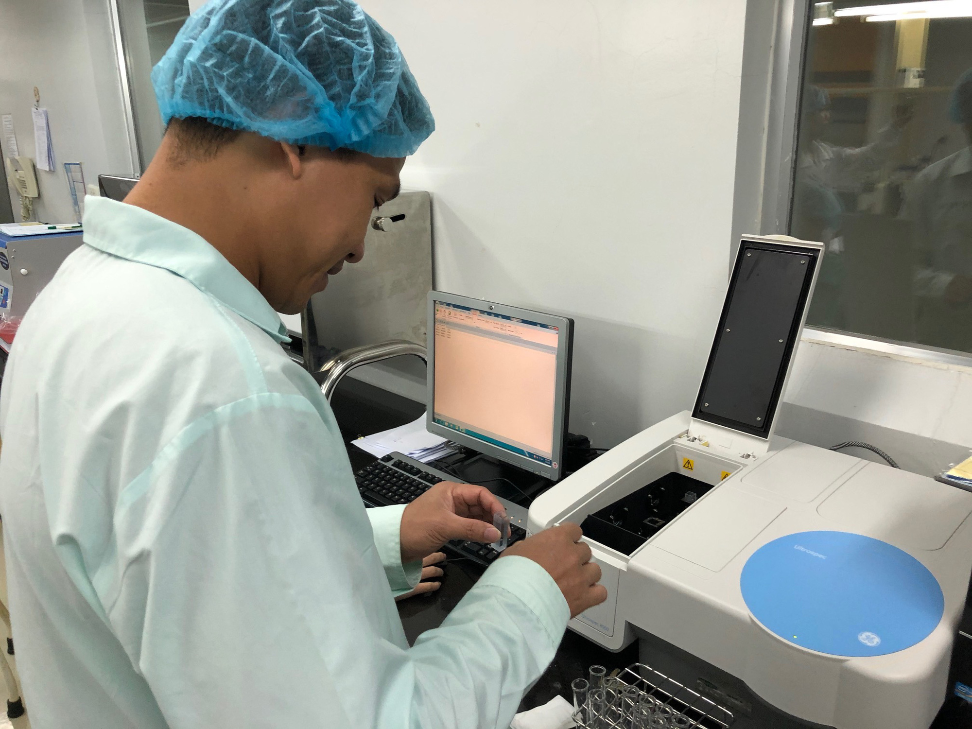 Quyền Bộ trưởng Y tế: Không có vắc-xin ngừa Covid-19 sẽ khó có cuộc sống bình thường