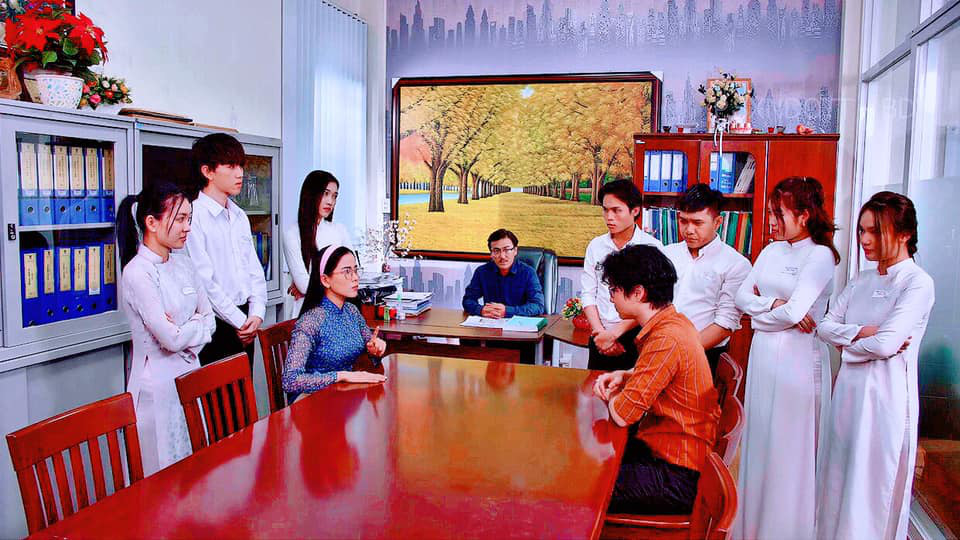 Trai xinh, g&aacute;i đẹp đ&oacute;ng phim l&ecirc;n &aacute;n bạo lực học đường - Ảnh 6.