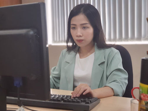 Khi nhà báo nữ nhập vai