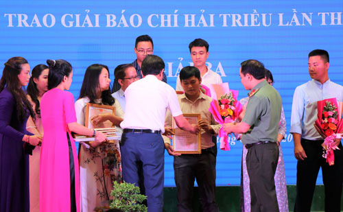 "Săn" xe quá tải