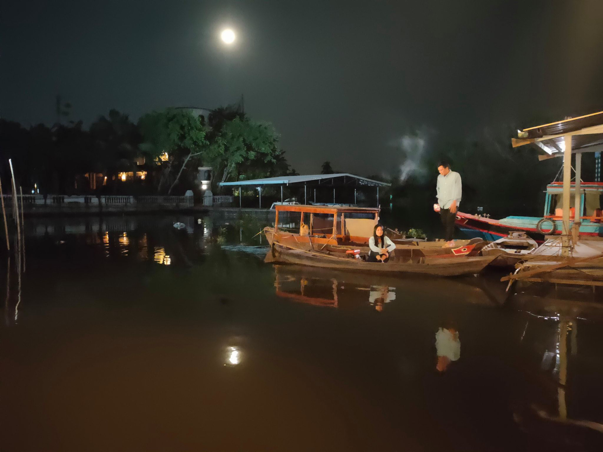 Trai xinh, g&aacute;i đẹp đ&oacute;ng phim l&ecirc;n &aacute;n bạo lực học đường - Ảnh 7.