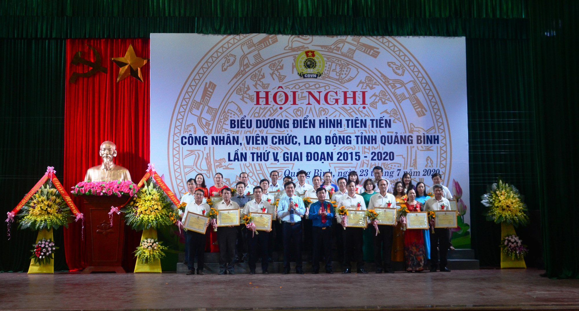 Quảng Bình: Tuyên dương 190 tập thể và cá nhân điển hình tiên tiến