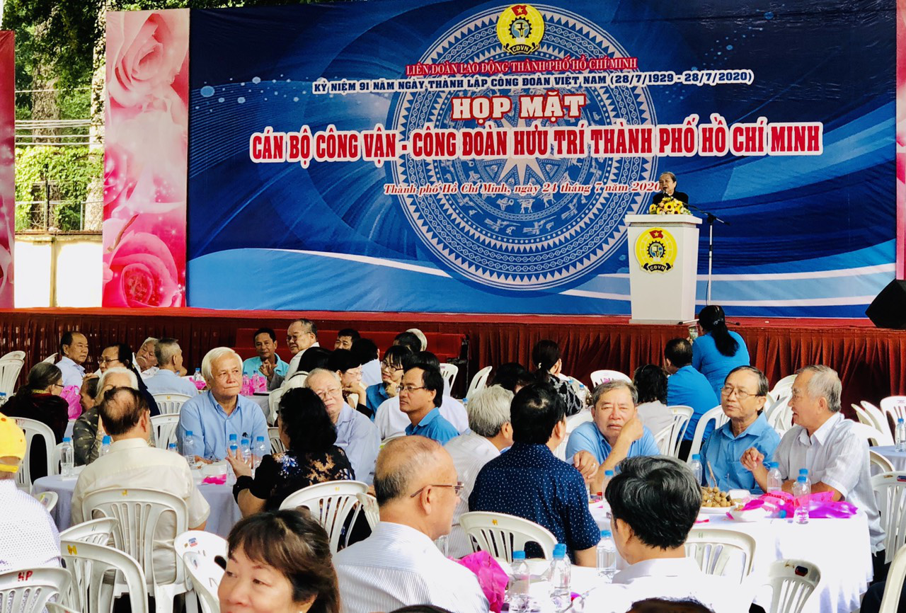 Tấm gương cho thế hệ trẻ noi theo