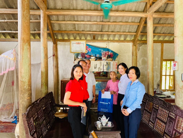 Eximbank tiếp tục về nguồn tại tỉnh Phú Thọ - Ảnh 2.