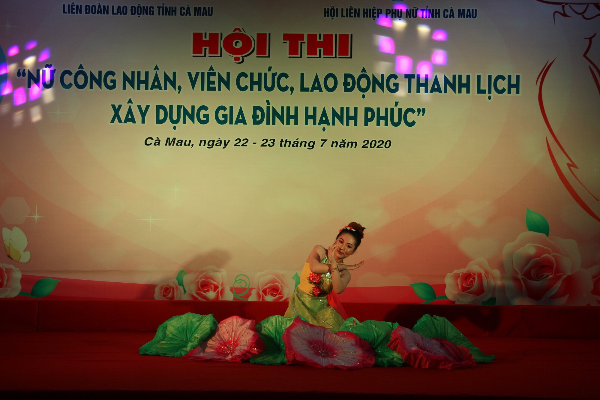 Phạm Ngọc Cầm đăng quang nữ c&ocirc;ng nh&acirc;n, vi&ecirc;n chức thanh lịch  - Ảnh 8.