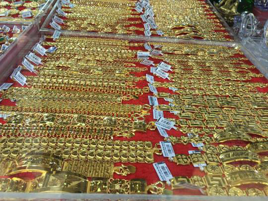 Cuối tuần, giá vàng SJC quay đầu lao dốc