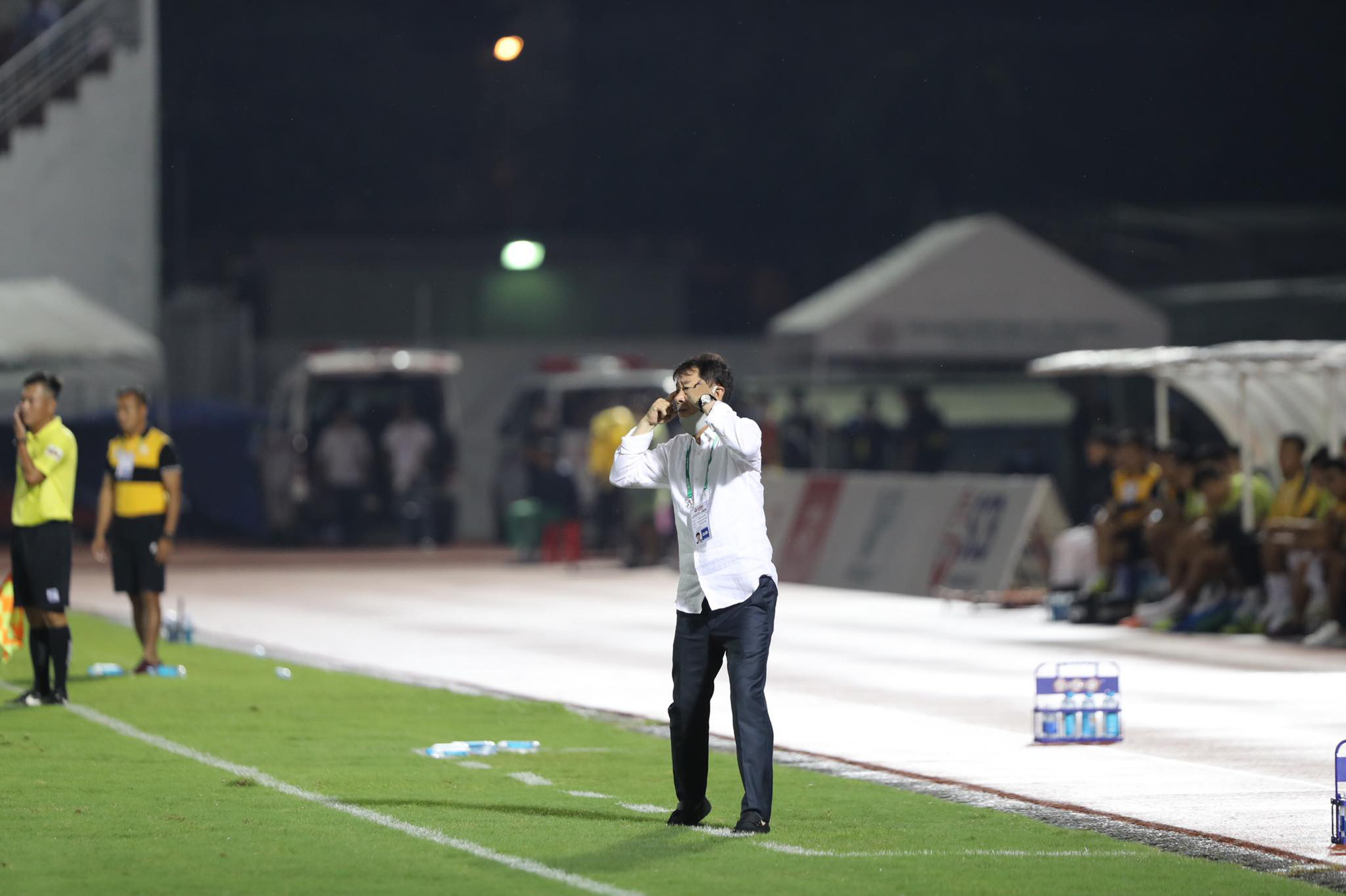 Nghịch lý ở V-League 2020