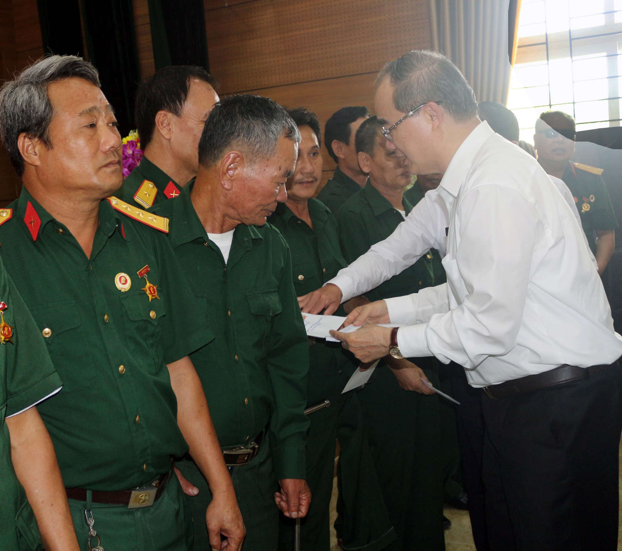 Chung tay đền ơn đáp nghĩa - Ảnh 1.