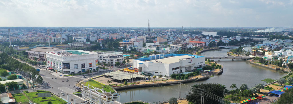 Một người bị bắn chết khi đang chạy xe máy ở Long An