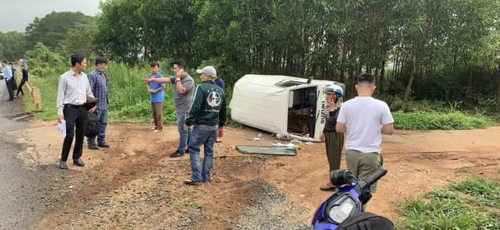 Tai nạn liên hoàn trên đường Hồ Chí Minh, nhiều xe bẹp dúm