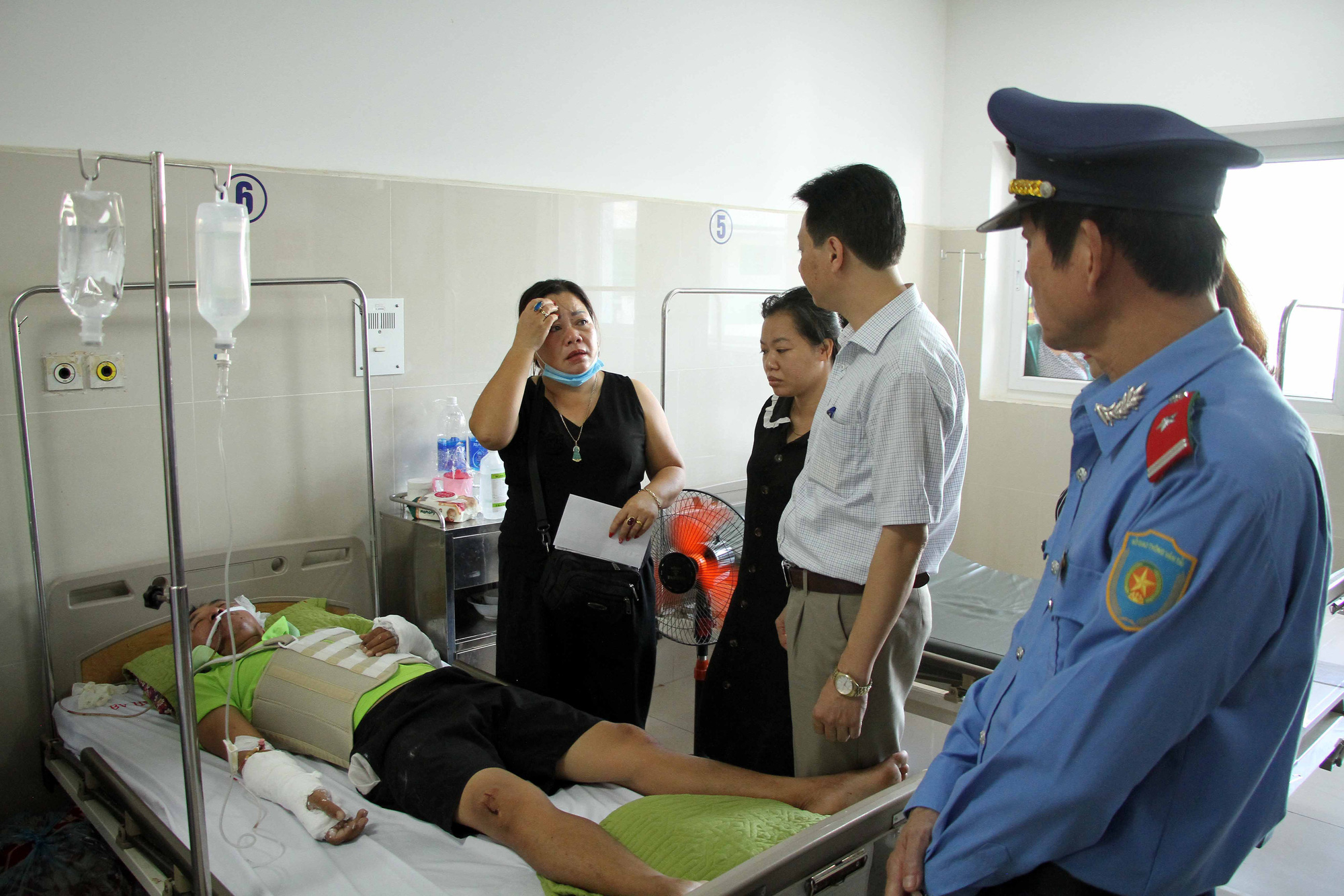 Vụ lật xe ở Quảng Bình: Đại tang trong "30 năm ngày về"