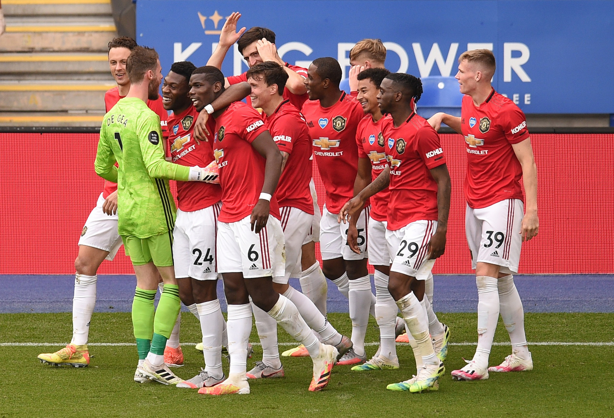 Hạ Leicester ở King Power, Man United "bay" tới Champions League