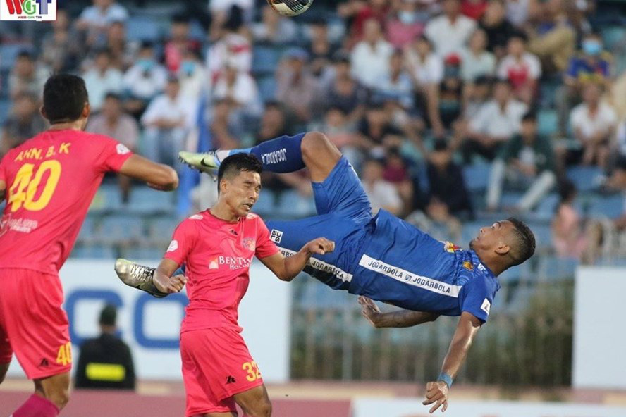 Siêu phẩm “xe đạp chổng ngược” tại V-League được đề cử giải Puskas