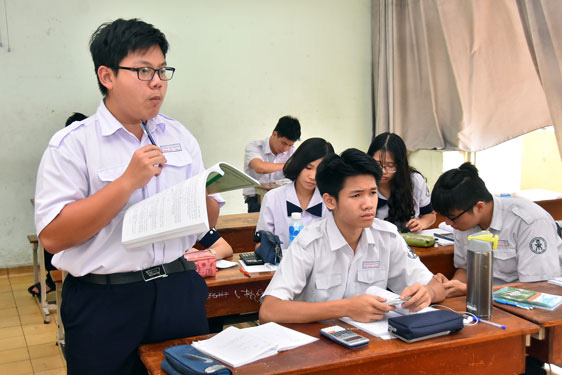 Giữ lịch thi tốt nghiệp, rà soát sức khỏe thí sinh