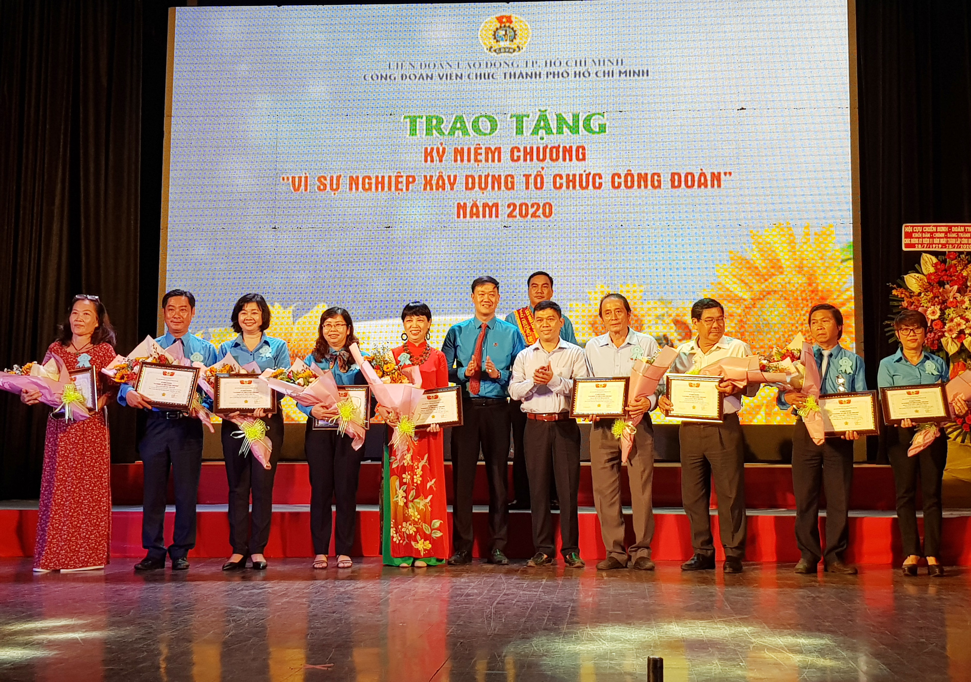 Tôn vinh cán bộ Công đoàn, công nhân tiêu biểu