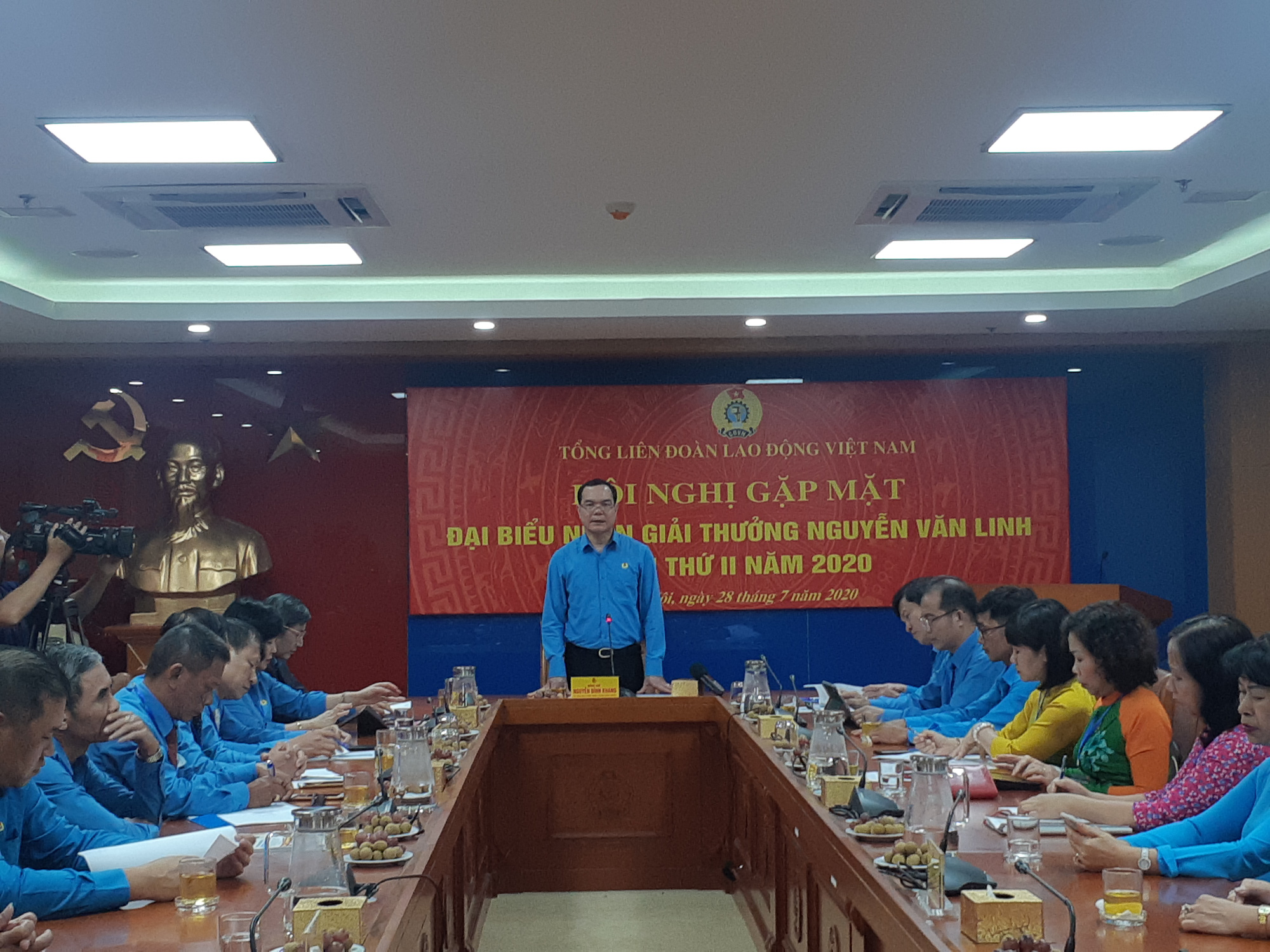 Lãnh đạo Tổng LĐLĐ Việt Nam gặp mặt 10 cán bộ Công đoàn nhận Giải thưởng Nguyễn Văn Linh lần thứ II-2020
