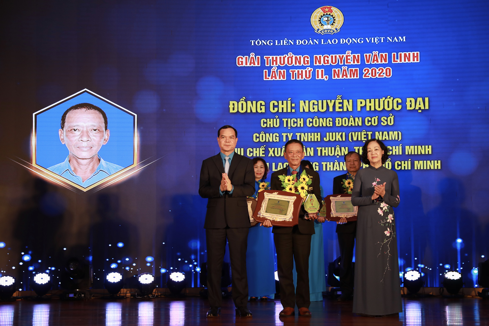 10 cán bộ Công đoàn xuất sắc nhận Giải thưởng Nguyễn Văn Linh lần thứ II-2020 - Ảnh 4.
