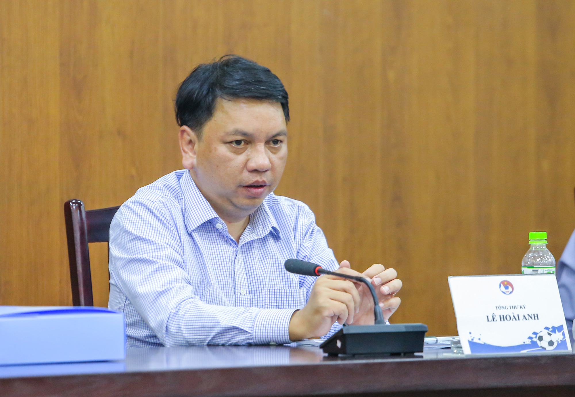 Trưởng ban trọng tài xin lỗi về những sự cố trong các trận ở V-League 2020 - Ảnh 4.